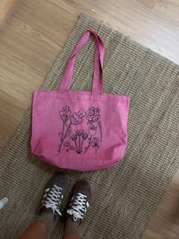 Image 2 of Tote Flores