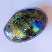 🌌 Labradorite Palm Stone
