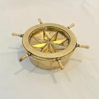 Image 3 of Cendrier marine nautique en laiton massif gouvernail de bateau  1940s