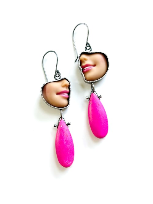 Image of Profile Smile Earrings - Pink