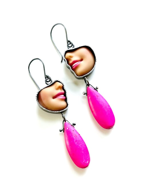 Image of Profile Smile Earrings - Pink