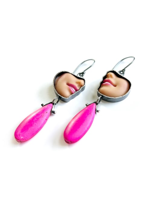 Image of Profile Smile Earrings - Pink