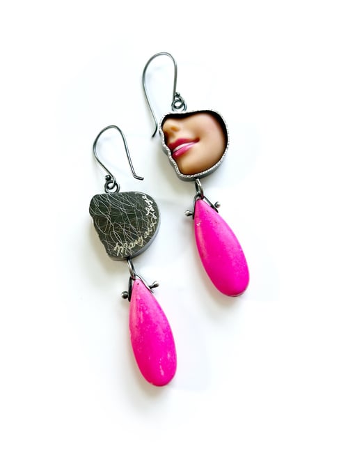 Image of Profile Smile Earrings - Pink
