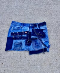 Image 3 of Junky Blues Mini (11)