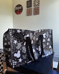 Magically Retro Zippered Bucha