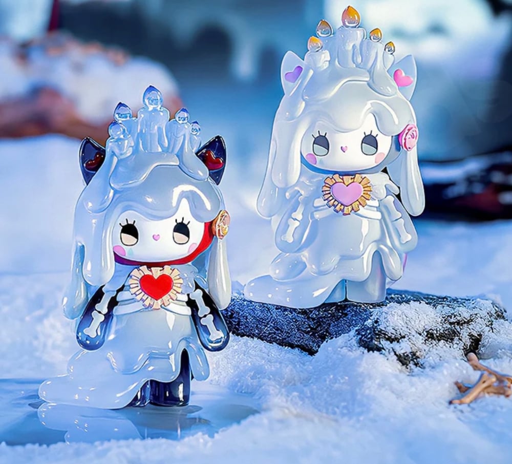 Image of Emma Frostveil Villa Blind Box 🖤