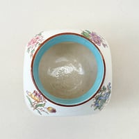 Image 8 of Vase boule ancien en faïence de Longwy motif floral