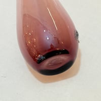 Image 6 of Vase soliflore IKEA – Design Lotta Pettersson – Verre soufflé violet fumé (années 2000)