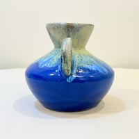Image 6 of Vase en grès flammé bleu et ocre  – attribué à Alpho Vallauris  XXe siècle