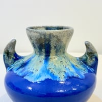 Image 4 of Vase en grès flammé bleu et ocre  – attribué à Alpho Vallauris  XXe siècle