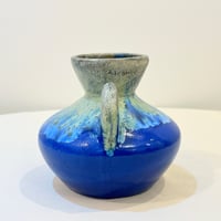 Image 7 of Vase en grès flammé bleu et ocre  – attribué à Alpho Vallauris  XXe siècle