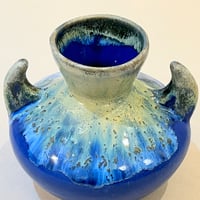 Image 3 of Vase en grès flammé bleu et ocre  – attribué à Alpho Vallauris  XXe siècle