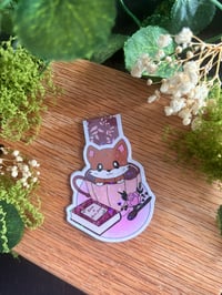 Image 1 of Marcapáginas magnético gatito sobre taza 