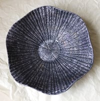 Image 4 of Black-Silver Wavy Paper Mâché Bowl – Coastal Style Decorative Plate 