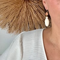 Image 2 of Pendiente Hueso natural 005-