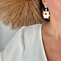 Image 3 of Pendiente Flor de Lis-