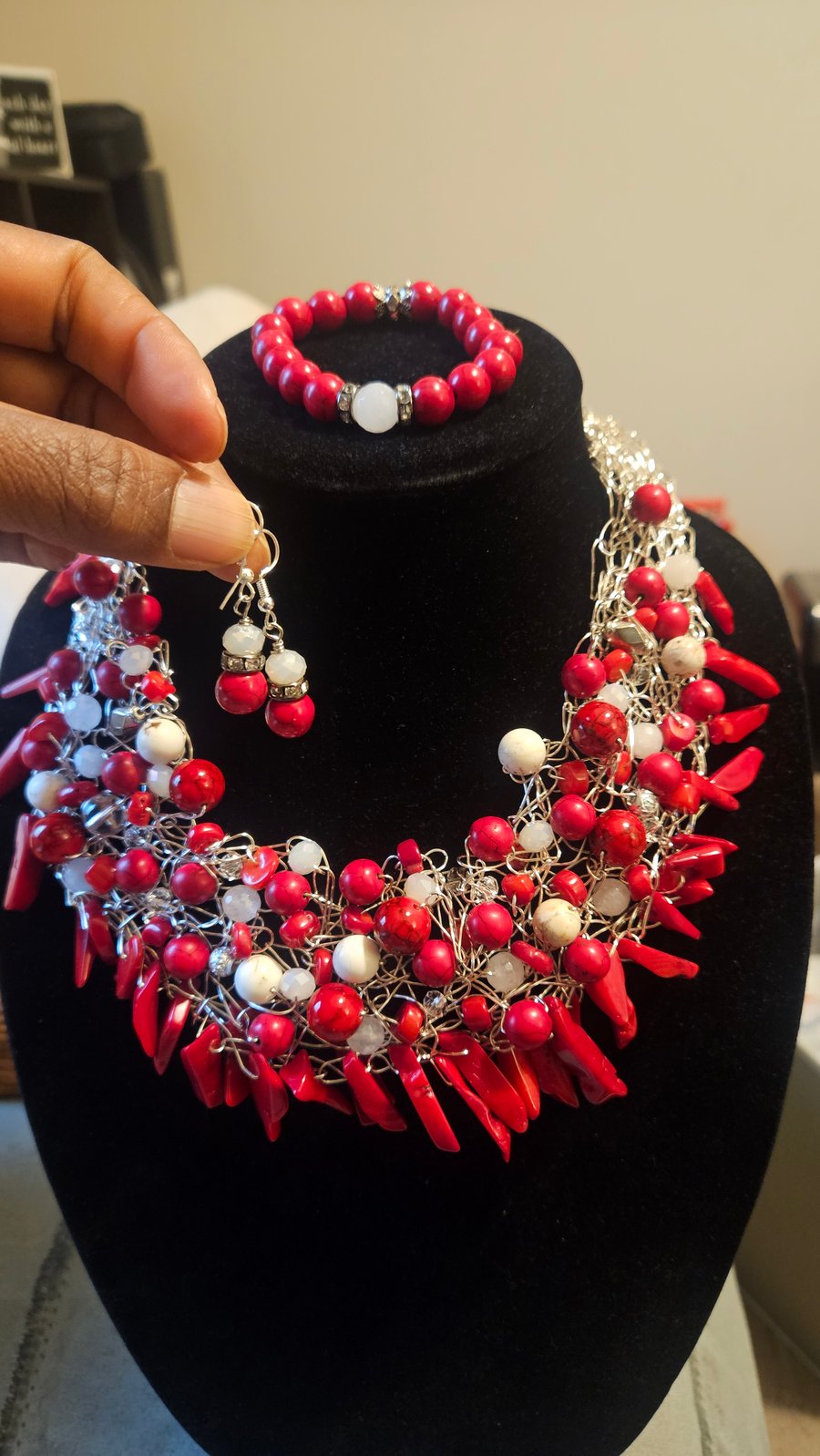 Image of Wired Bid Necklace 