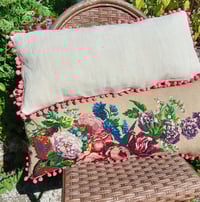 Image 6 of Coussin vintage fleurs 