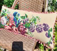 Image 4 of Coussin vintage fleurs 