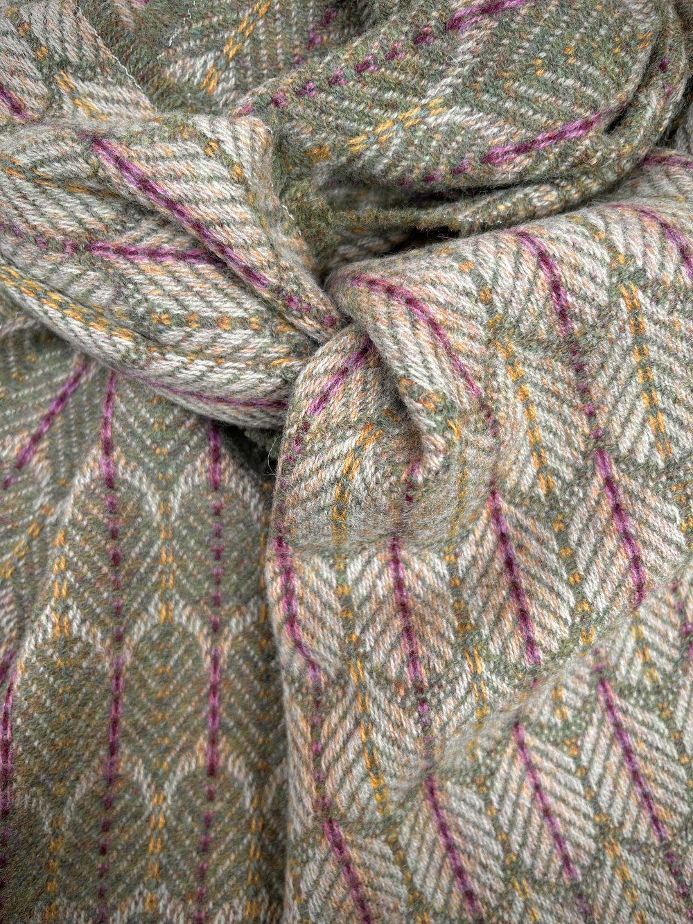 Image of Damask & Moss 'Feathers' design scarf