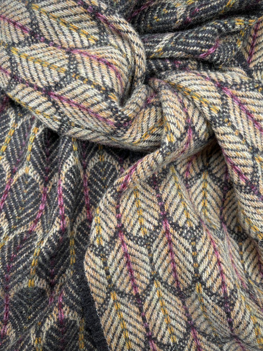Image of Damask & Graphite 'Feathers' design scarf