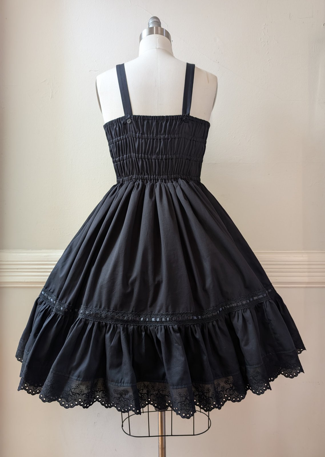 Strawberry Picking JSK - Solid Black PREORDER | theblackribbon