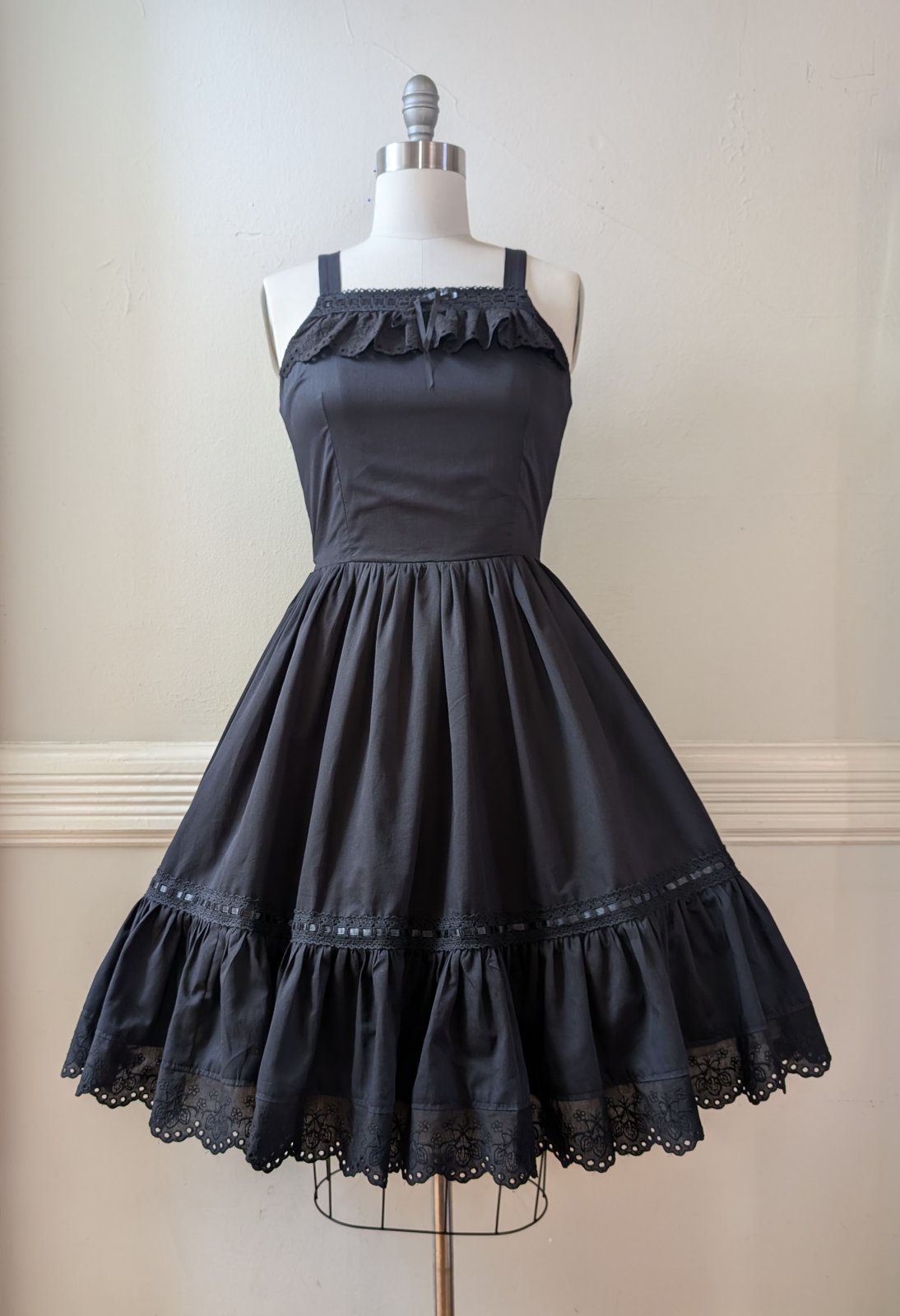 Strawberry Picking JSK - Solid Black PREORDER | theblackribbon