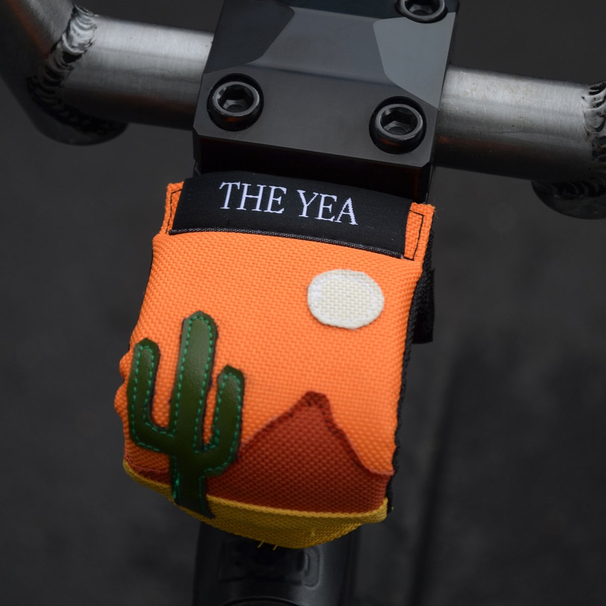 Image of Cactus Leather STEMBUDDY™ Desert Scene