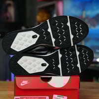 Image 2 of Nike Flyknit Trainer Oreo
