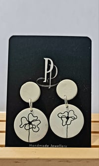Image 3 of Dangle Earrings Black and White (PCE003)