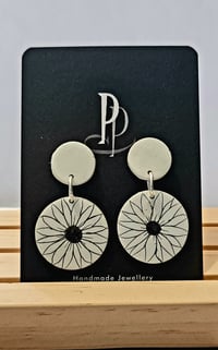 Image 2 of Dangle Earrings Black and White (PCE003)