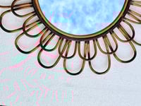 Image 6 of Miroir mural vintage en rotin  Forme fleur/soleil  Années 60-70