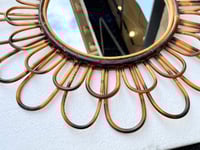 Image 7 of Miroir mural vintage en rotin  Forme fleur/soleil  Années 60-70