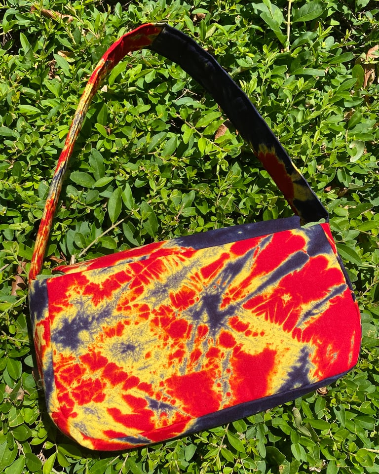 Heatwave Puffy Baguette Bag Image 2