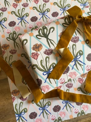 Image of Diamond Tulip Giftwrap