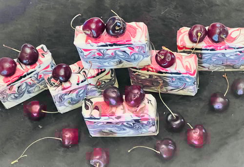 Image of Black 🍒 Cherry