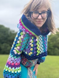 Image 3 of AURORA - Cropped crop hooded jumper/sweater hood - flared bell sleeve - handmade crochet - vegan ...