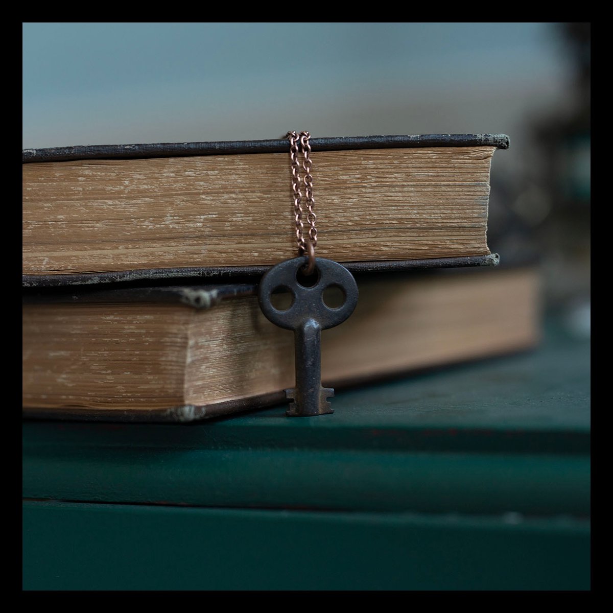 Barrel key with three holes