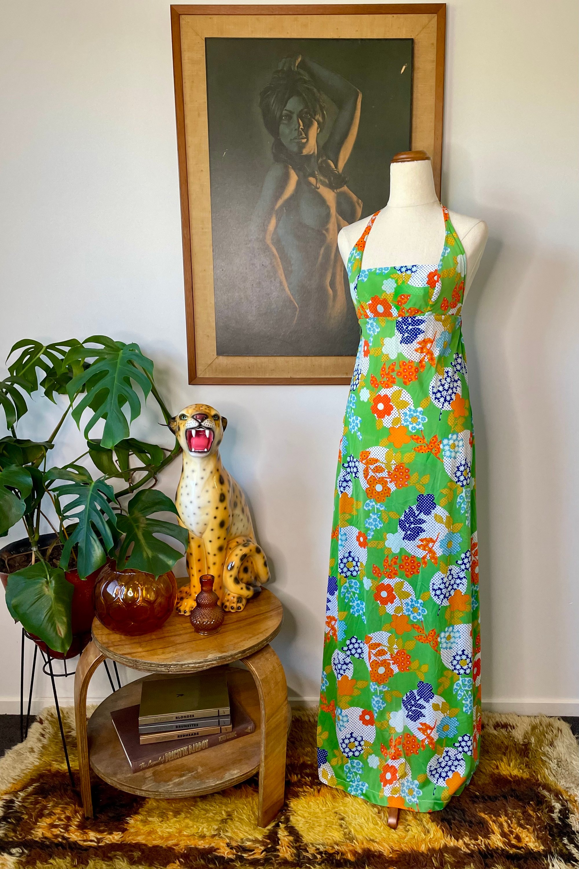 Vintage halter dress Green with orange flowers Size XS | YESTERDAY PEOPLE Vintage halter dress Green with orange flowers Size XS | YESTERDAY PEOPLE