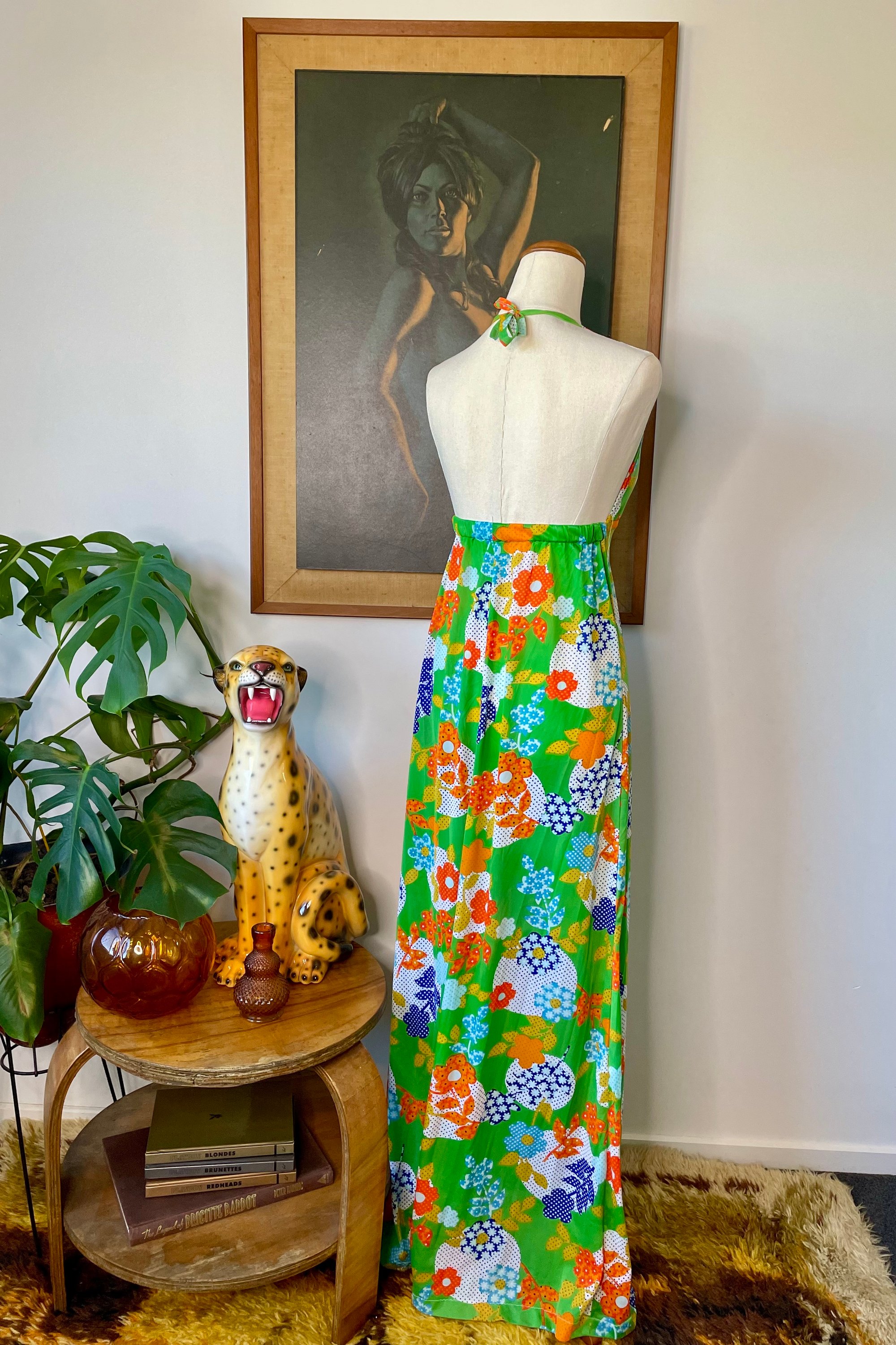 Vintage halter dress Green with orange flowers Size XS | YESTERDAY PEOPLE Vintage halter dress Green with orange flowers Size XS | YESTERDAY PEOPLE