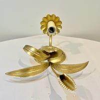 Image 8 of Applique murale fleur en métal doré – Style Hollywood Regency – Années 80