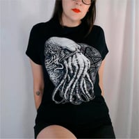 Image 3 of Cthulhu T-Shirt