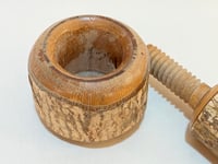 Image 4 of Ancien casse-noix rustique à vis en bois vintage des années 50 - 60