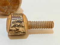 Image 6 of Ancien casse-noix rustique à vis en bois vintage des années 50 - 60