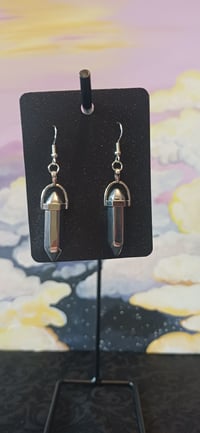 🔮 Gunmetal Crystal-Point Earrings 🔮