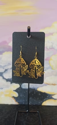🍄 Gold Mushroom Earrings – Gold Hooks 🍄
