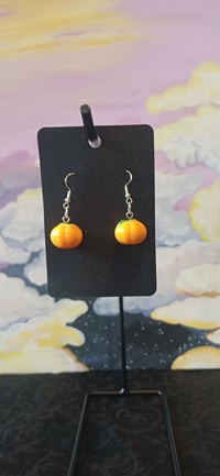🎃 Pumpkin Earrings – Acrylic 🎃
