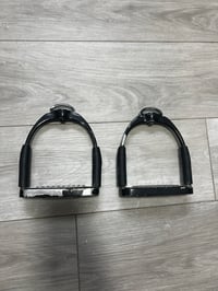 Image 2 of MDC Ultimate Stirrups – 4.75" – Black