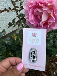 Black and white Virgencita Pin