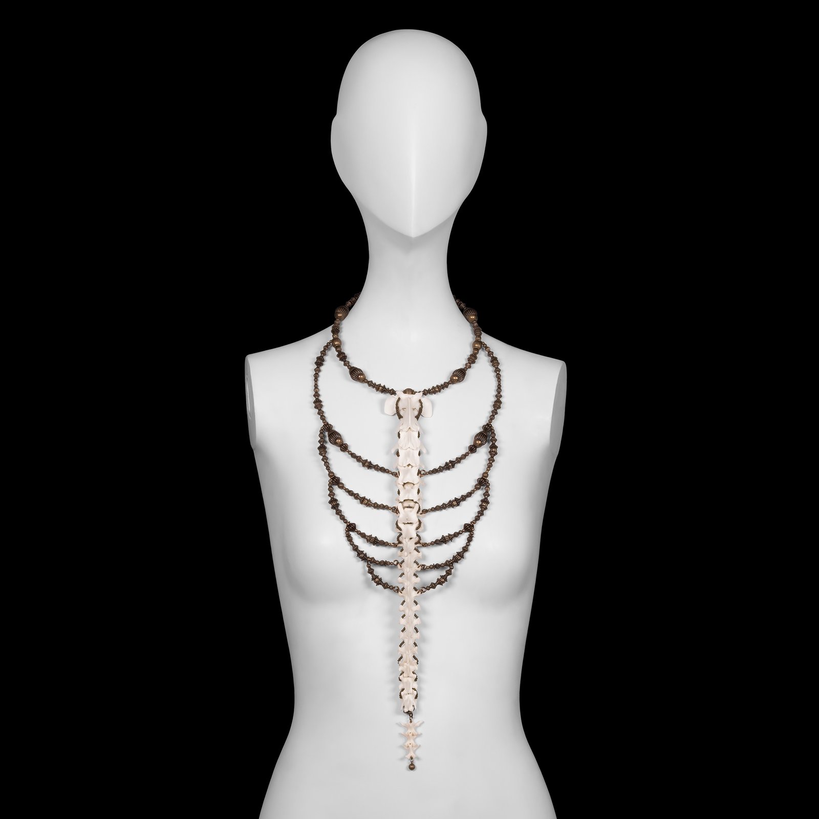 Spine-Bone-Necklace-Cia02.jpg?